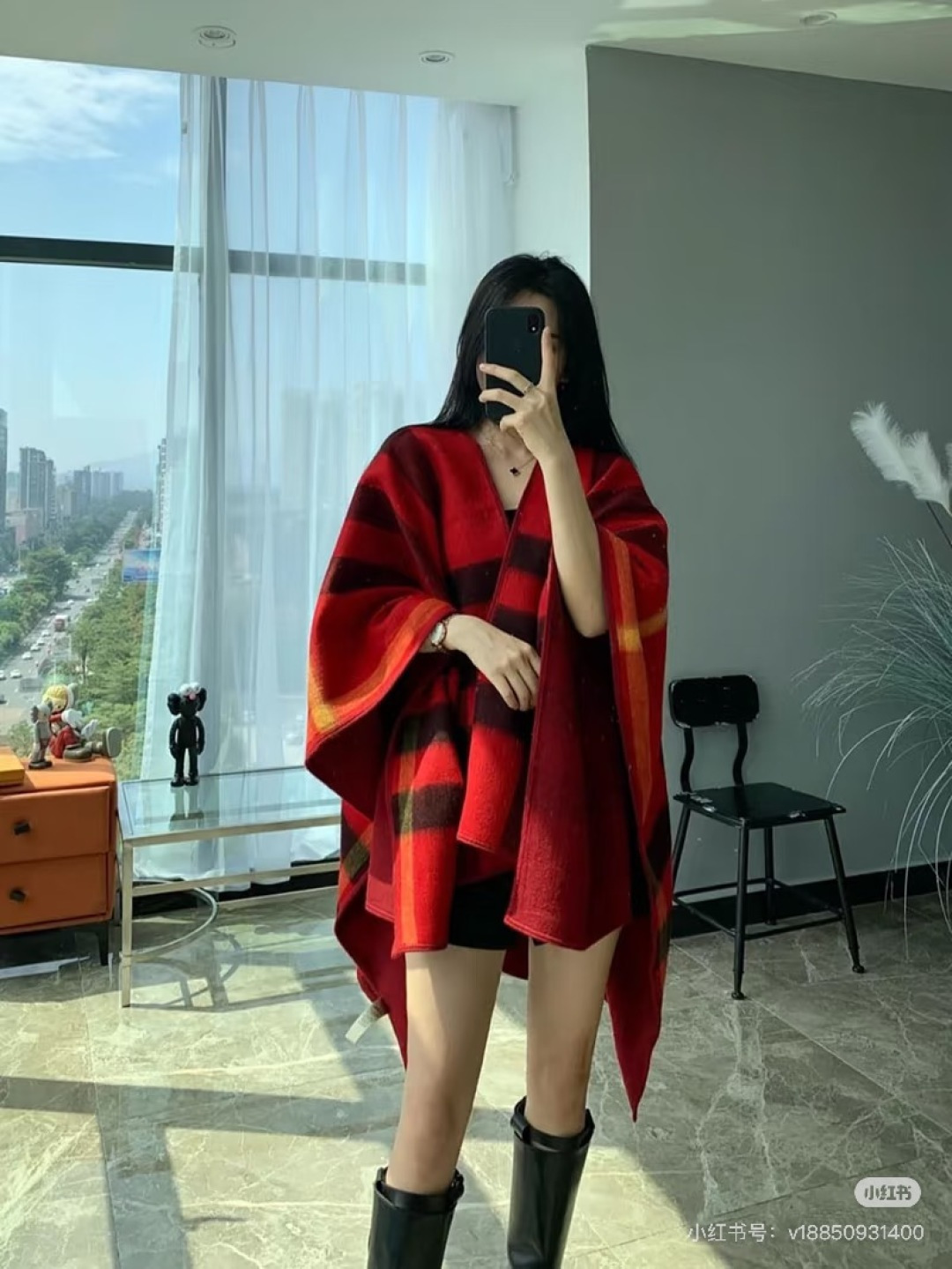 💰240¥
巴宝莉Burberry双面斗篷披肩
🆕史上最牛掰的原单货,双面斗篷‼️经典中的经典.❗️本来订制出口单.但是不明原因被扣留,Qc并于透露滞留原因❗️介绍这款AB面效果很难织造‼️预计售价可以和羊绒大衣媲美的实用东西❗️而且双面可以两穿.不买它买谁‼️140*140.95%羊绒5%羊毛国际标准.超过95%都是纯羊绒❗️‼️看看真角包边等细节❗️,