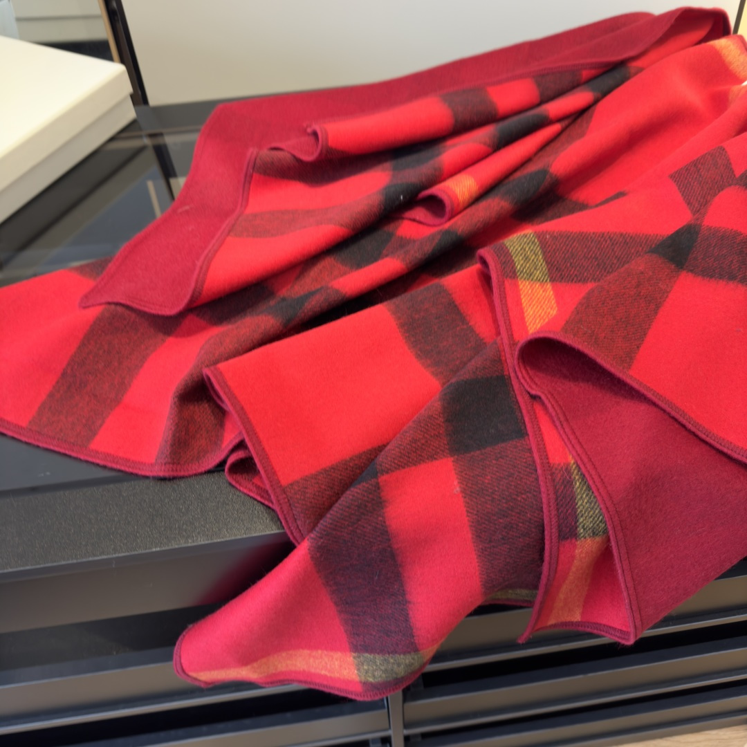 Burberry 巴宝莉Burberry双面斗篷披肩