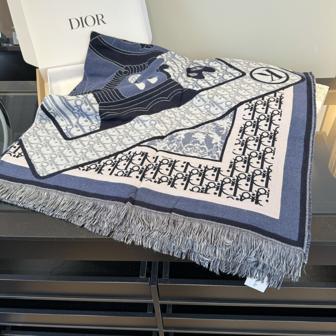Dior Dior新款｜CD扑克印花大方巾