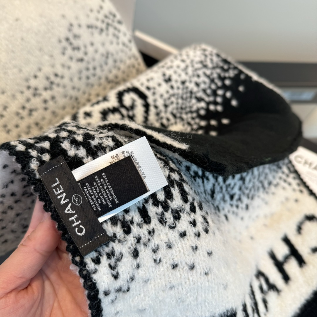 Chanel 出品即为精品 礼盒包装发货 新款Chanel · 香奈儿难得一见的针织单品 温柔配色