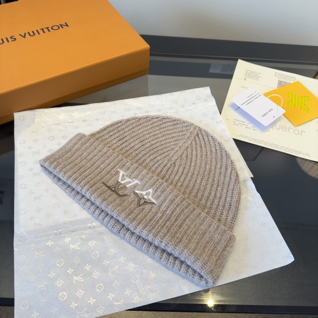 Louis Vuitton LV路易威登 围巾帽子套装 百分百 羊绒 暖暖呼呼