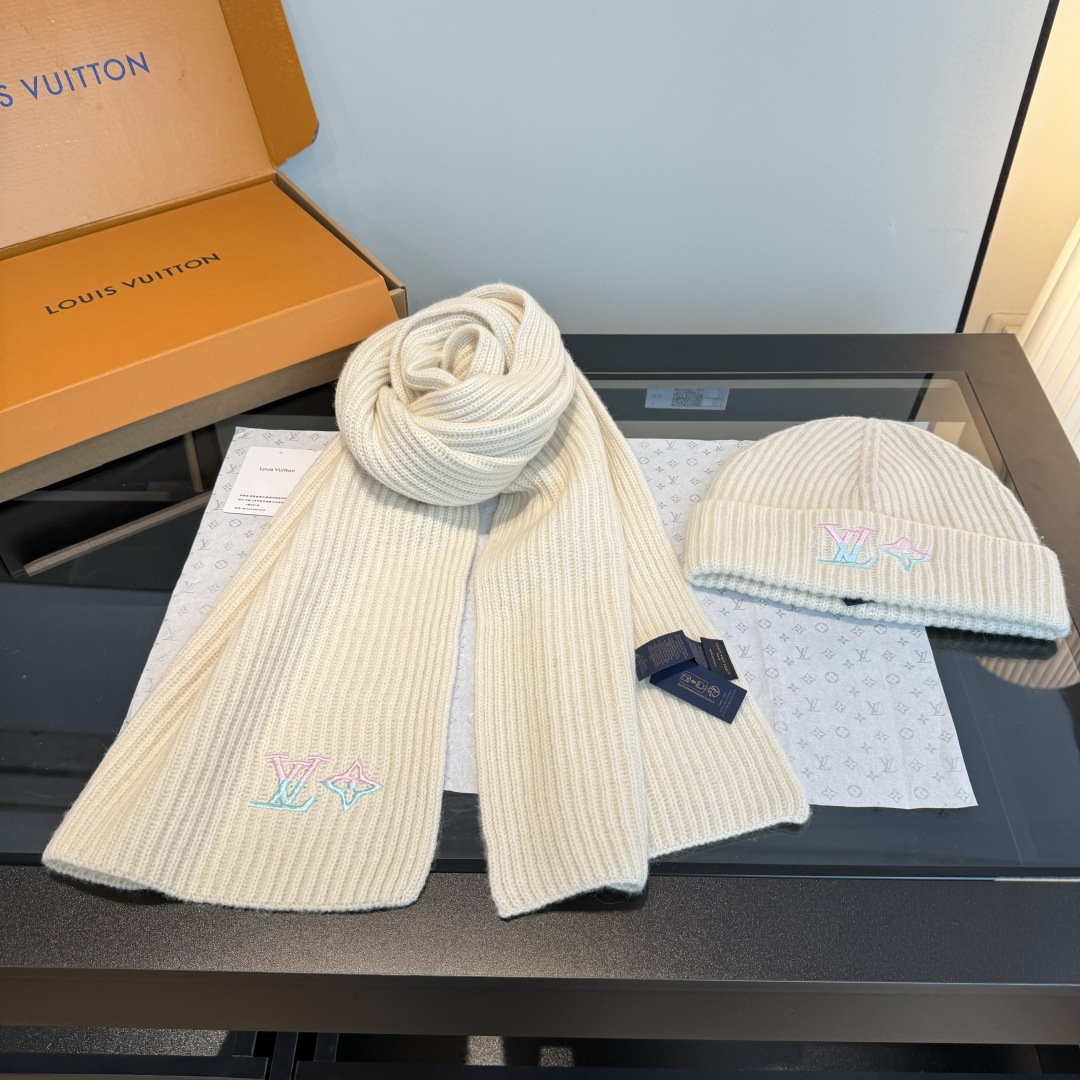 Louis Vuitton LV路易威登 围巾帽子套装 百分百 羊绒 暖暖呼呼