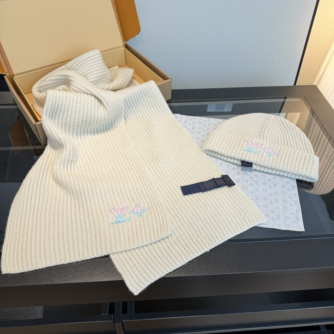 Louis Vuitton LV路易威登 围巾帽子套装 百分百 羊绒 暖暖呼呼