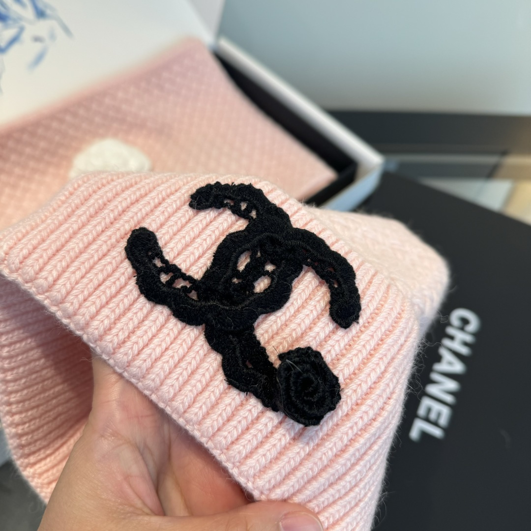 Chanel Chanel2025 新款围巾帽子套装 百分百 羊绒 暖暖呼呼