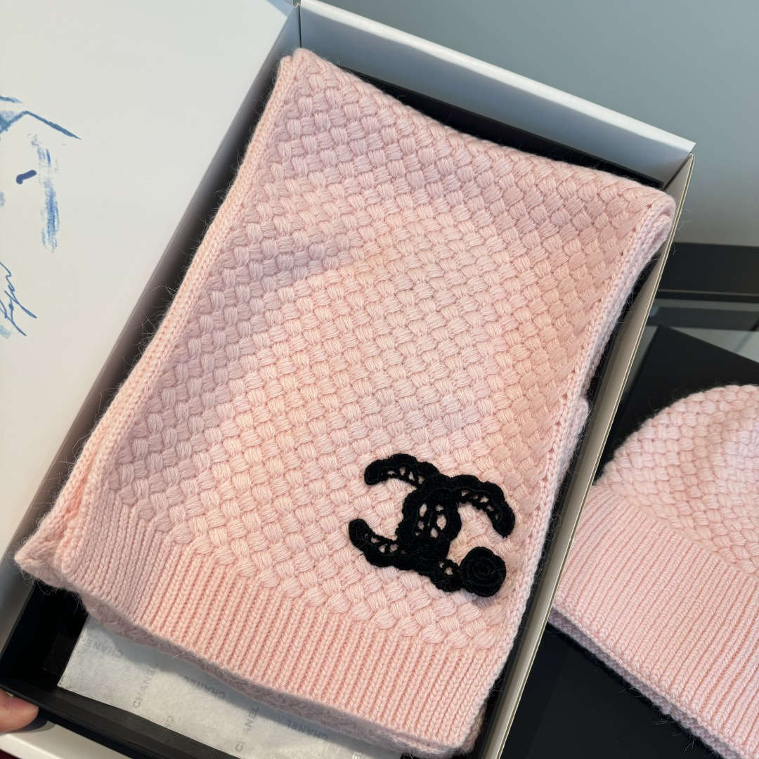 Chanel Chanel2025 新款围巾帽子套装 百分百 羊绒 暖暖呼呼
