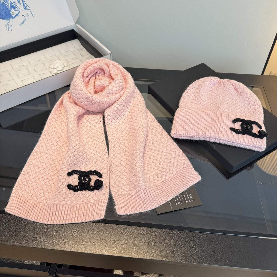 Chanel Chanel2025 新款围巾帽子套装 百分百 羊绒 暖暖呼呼