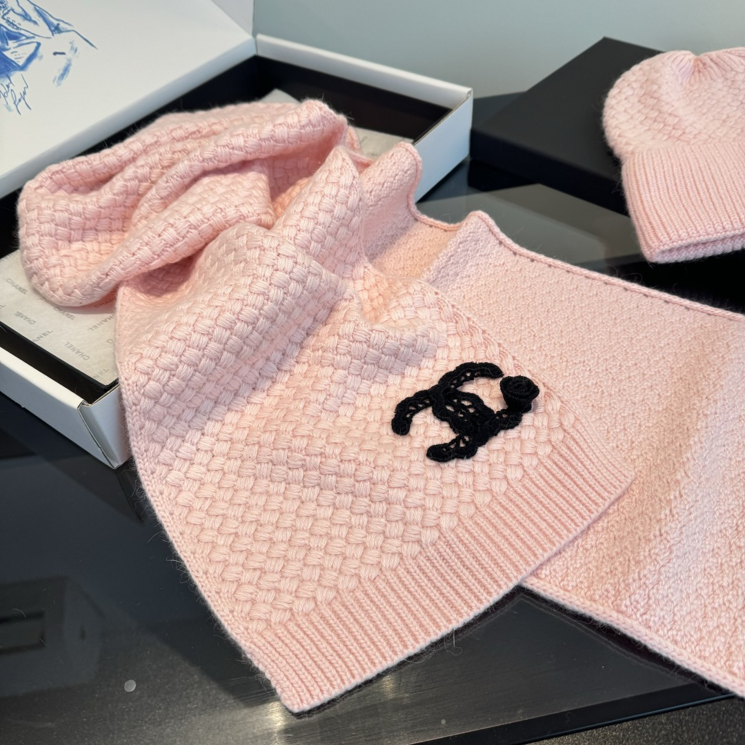 Chanel Chanel2025 新款围巾帽子套装 百分百 羊绒 暖暖呼呼