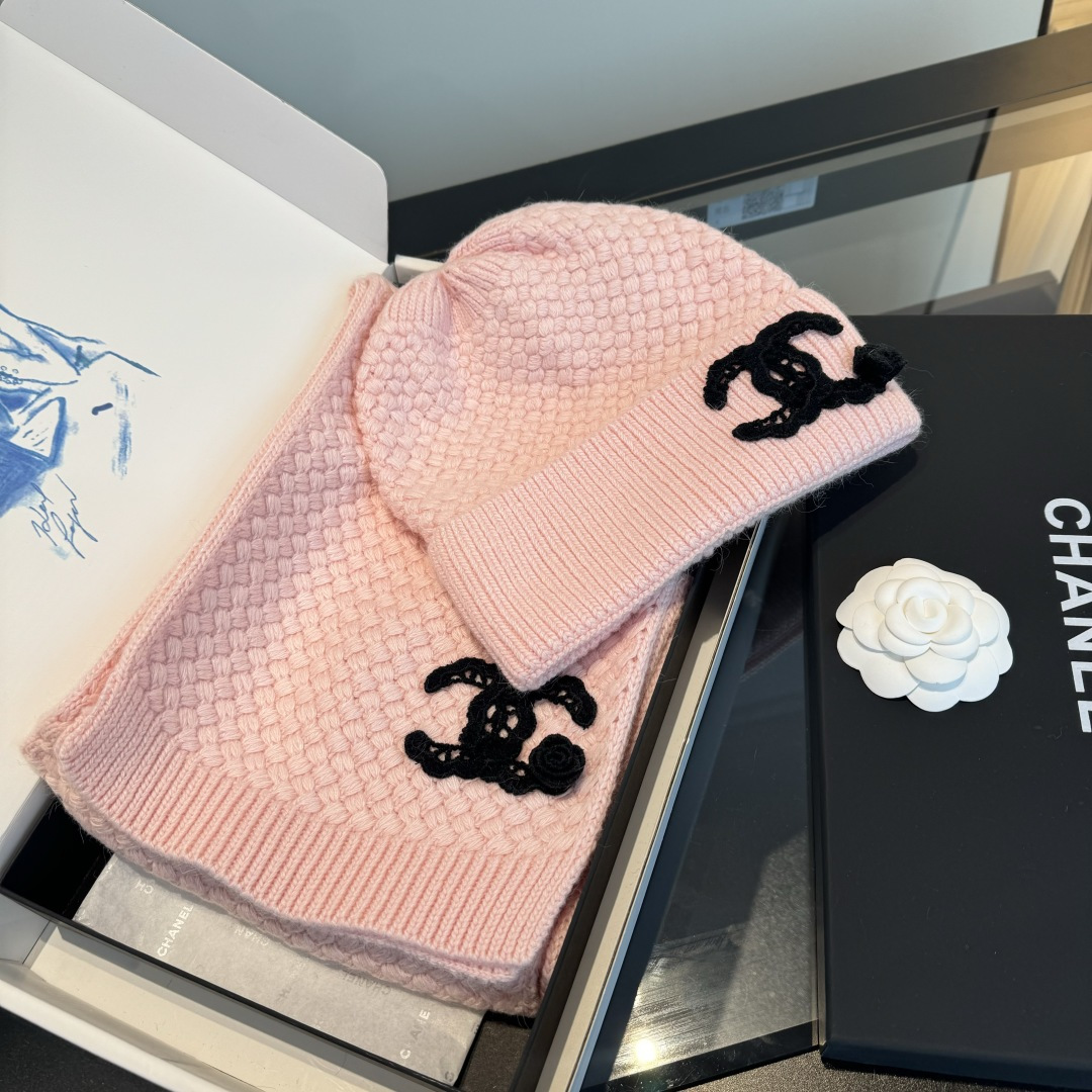 Chanel Chanel2025 新款围巾帽子套装 百分百 羊绒 暖暖呼呼