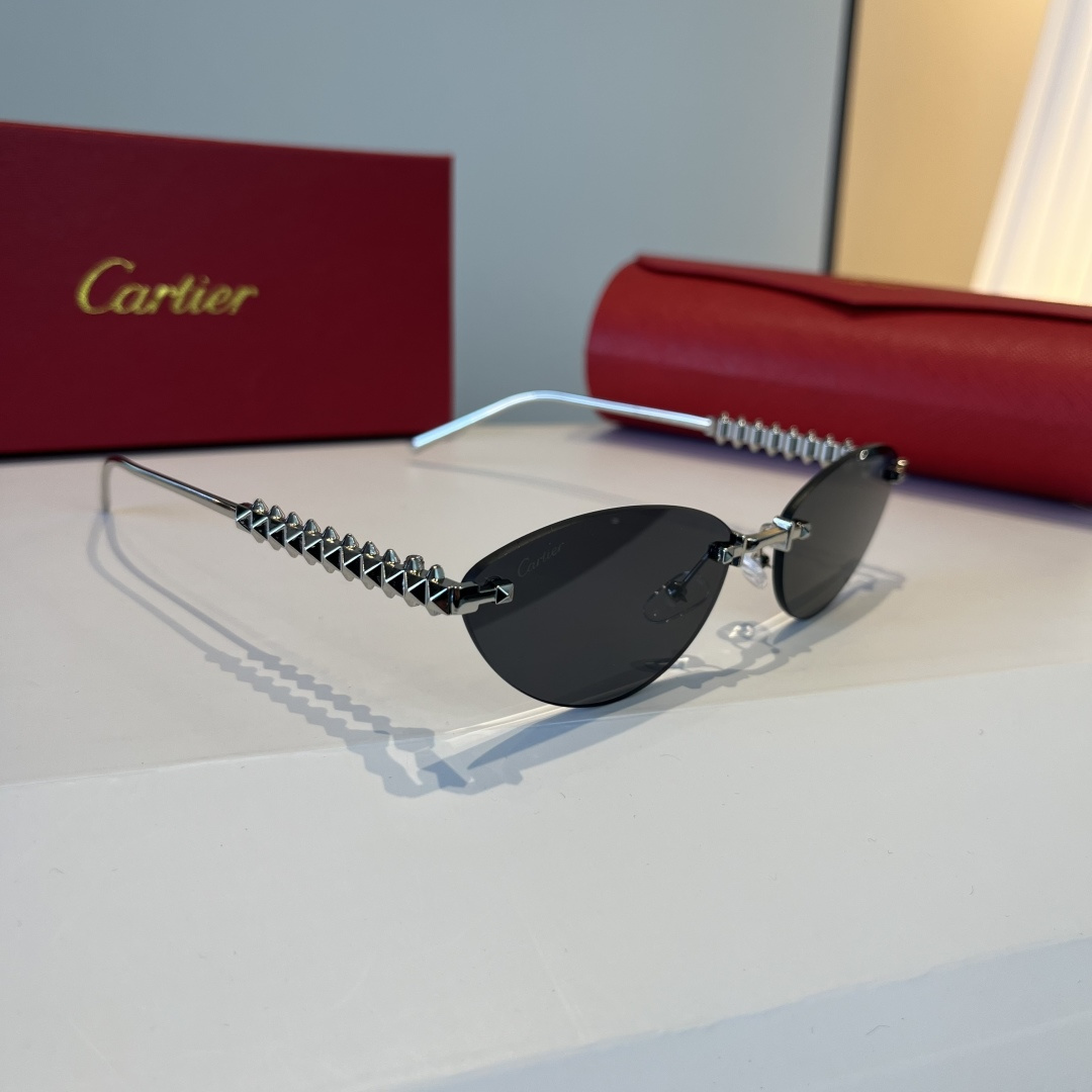 ️ ️ CARTIE*卡地亚 珍贵太阳眼镜金属材质 得️C镜腿十无框超轻电镀工艺精湛气质十足!新款刚刚到货官网原版超高品质,超高档奢华的象征