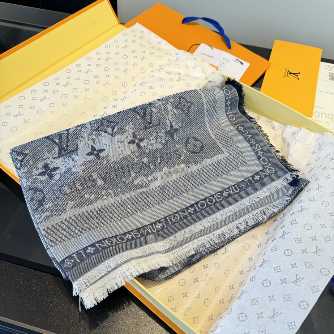 Louis Vuitton 皇室LV路易威登 硬货 品质好到几宿都不能正常入眠 可以pk的最 的品质 Malles Merveilleuses 绵羊毛披肩向昔日品牌广告海报采撷灵感