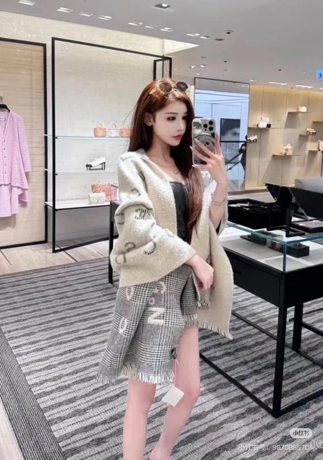 Chanel 重磅推荐 张予曦同款CHA · 香奈儿秋冬新品 · 羊绒轻缩围巾 臻选上乘的山羊绒纤维
