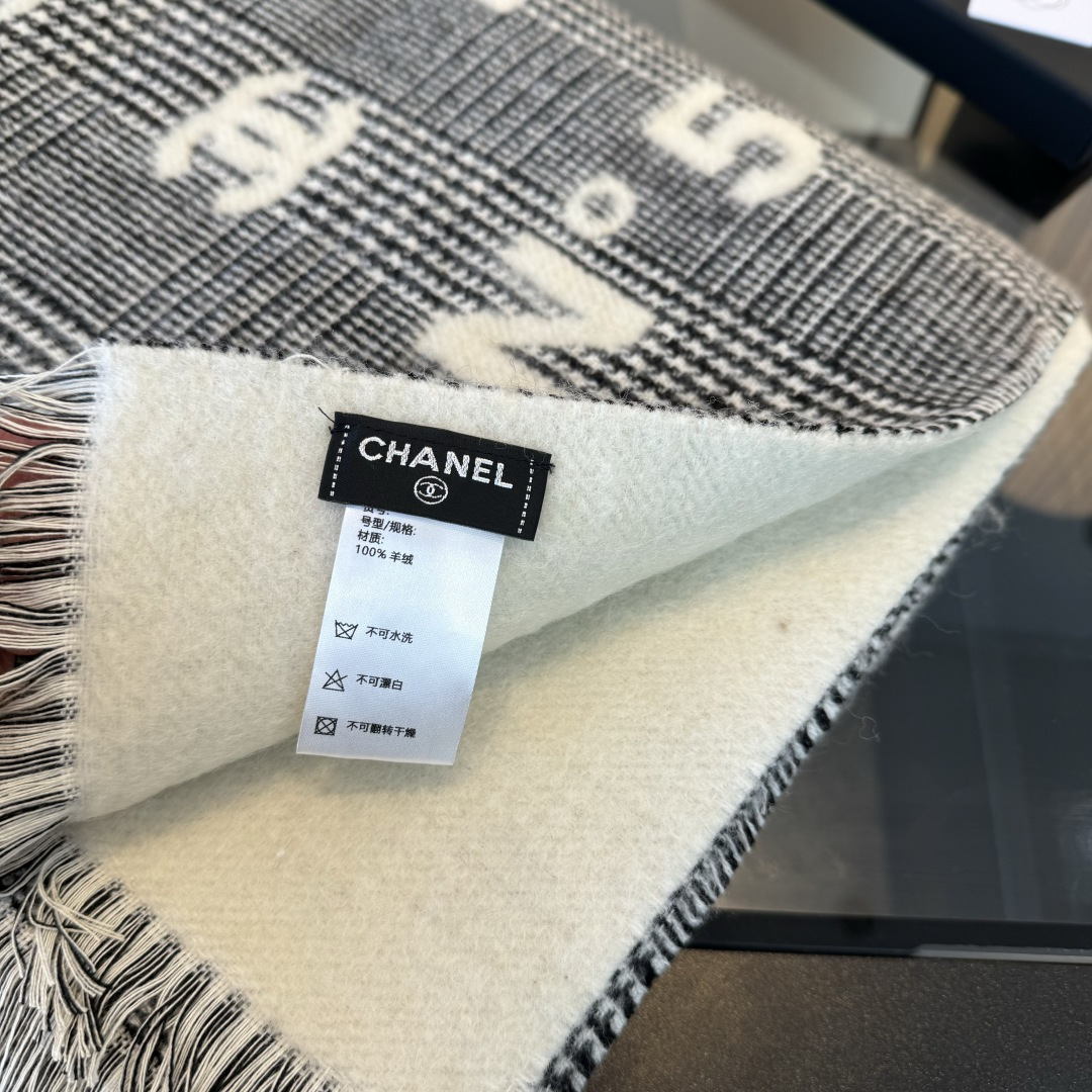Chanel 重磅推荐 张予曦同款CHA · 香奈儿秋冬新品 · 羊绒轻缩围巾 臻选上乘的山羊绒纤维