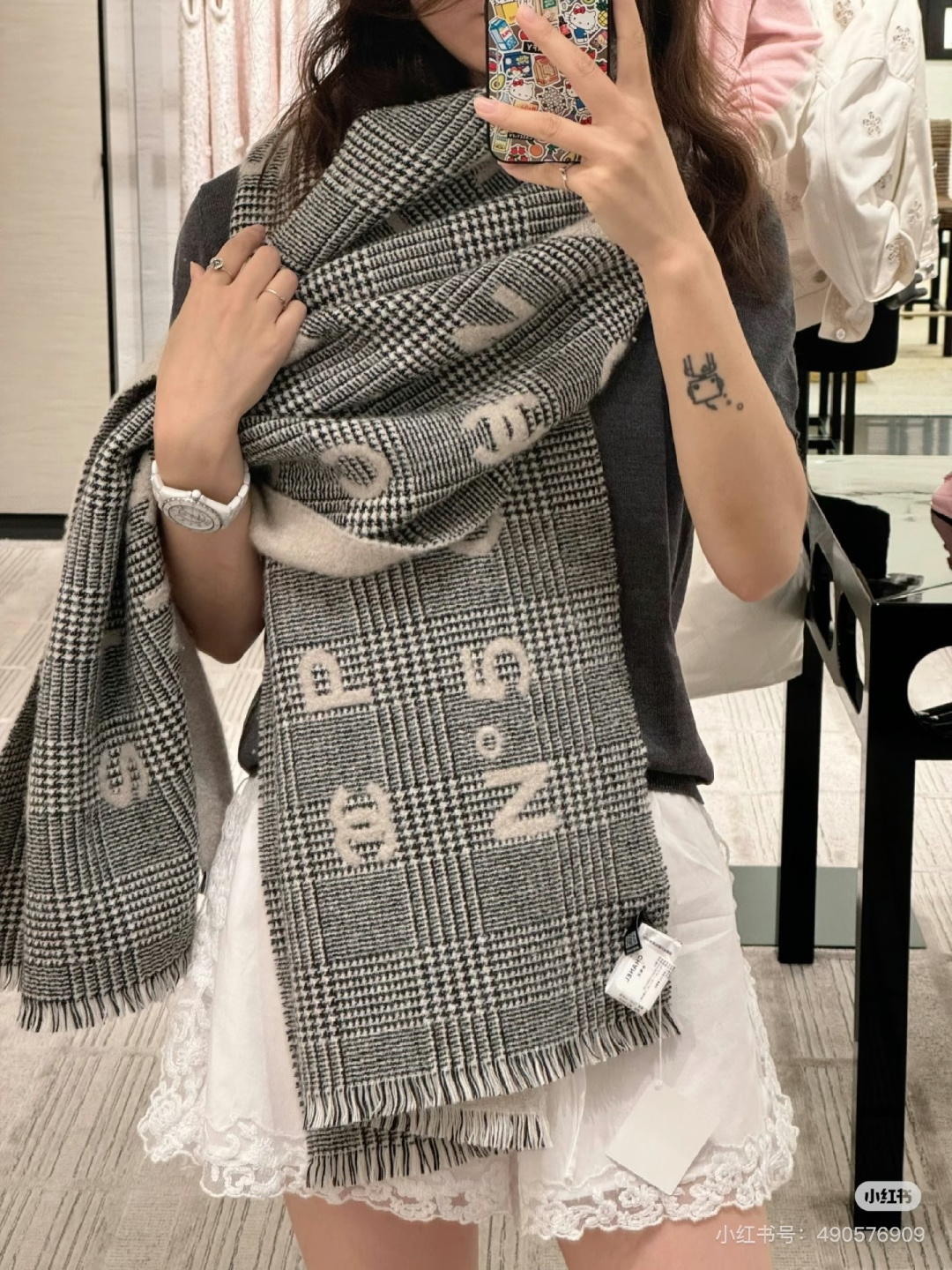 Chanel 重磅推荐 张予曦同款CHA · 香奈儿秋冬新品 · 羊绒轻缩围巾 臻选上乘的山羊绒纤维