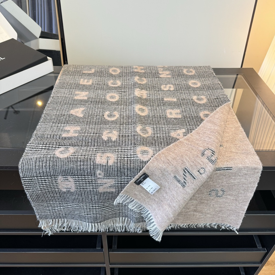 Chanel 重磅推荐 张予曦同款CHA · 香奈儿秋冬新品 · 羊绒轻缩围巾 臻选上乘的山羊绒纤维