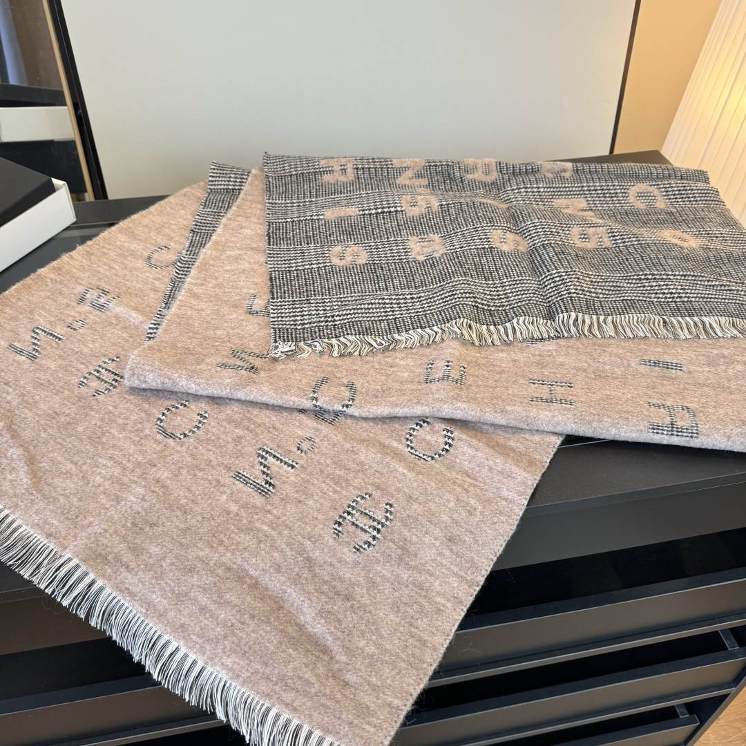 Chanel 重磅推荐 张予曦同款CHA · 香奈儿秋冬新品 · 羊绒轻缩围巾 臻选上乘的山羊绒纤维