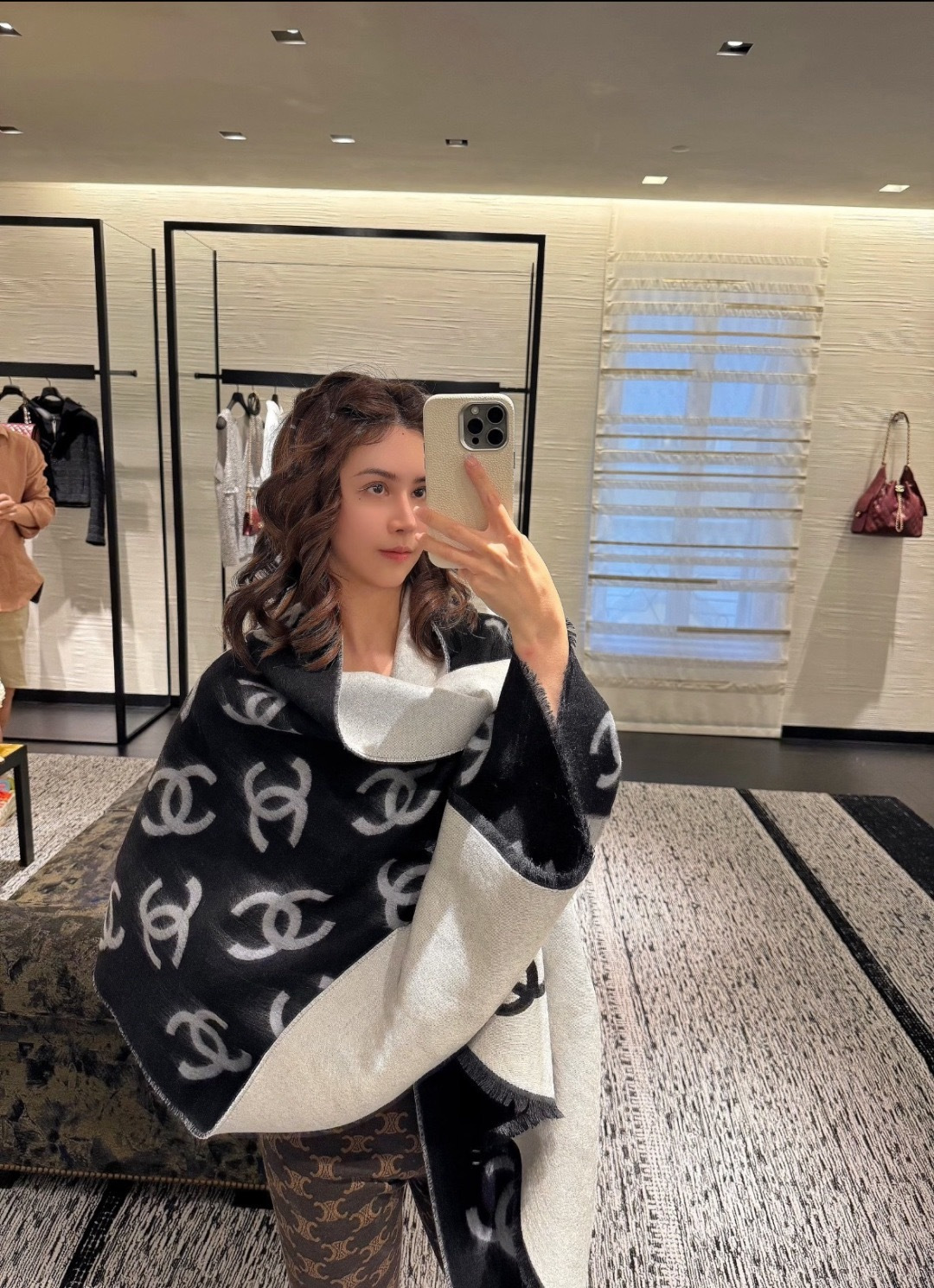 Chanel 对版质量 𝐂𝐡𝐚𝐧𝐞𝐥 • 𝟐𝟓𝐁《大书章双面披肩》黑白色