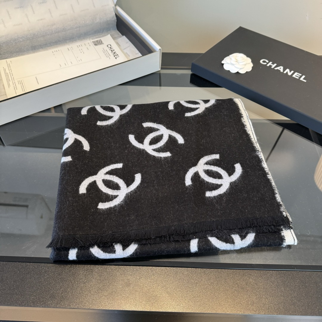 Chanel 对版质量 𝐂𝐡𝐚𝐧𝐞𝐥 • 𝟐𝟓𝐁《大书章双面披肩》黑白色