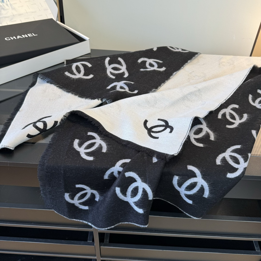 Chanel 对版质量 𝐂𝐡𝐚𝐧𝐞𝐥 • 𝟐𝟓𝐁《大书章双面披肩》黑白色