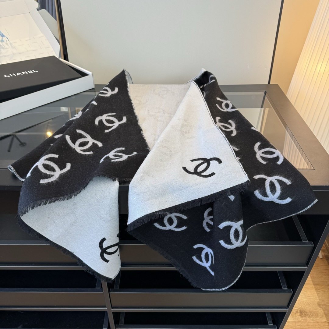Chanel 对版质量 𝐂𝐡𝐚𝐧𝐞𝐥 • 𝟐𝟓𝐁《大书章双面披肩》黑白色