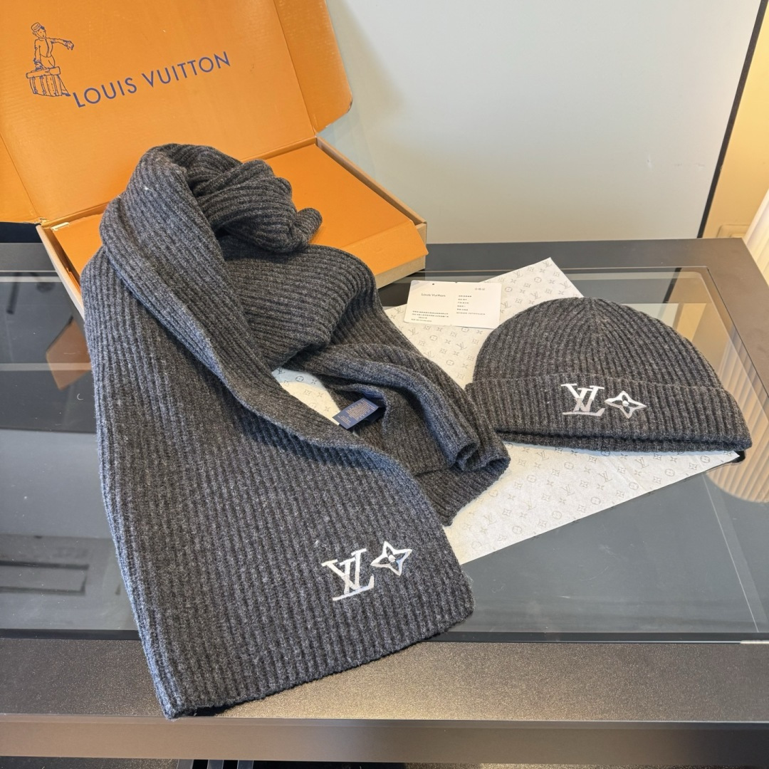 Louis Vuitton Lv路易斯新款 围巾帽子套装 百分百 羊绒 暖暖呼呼