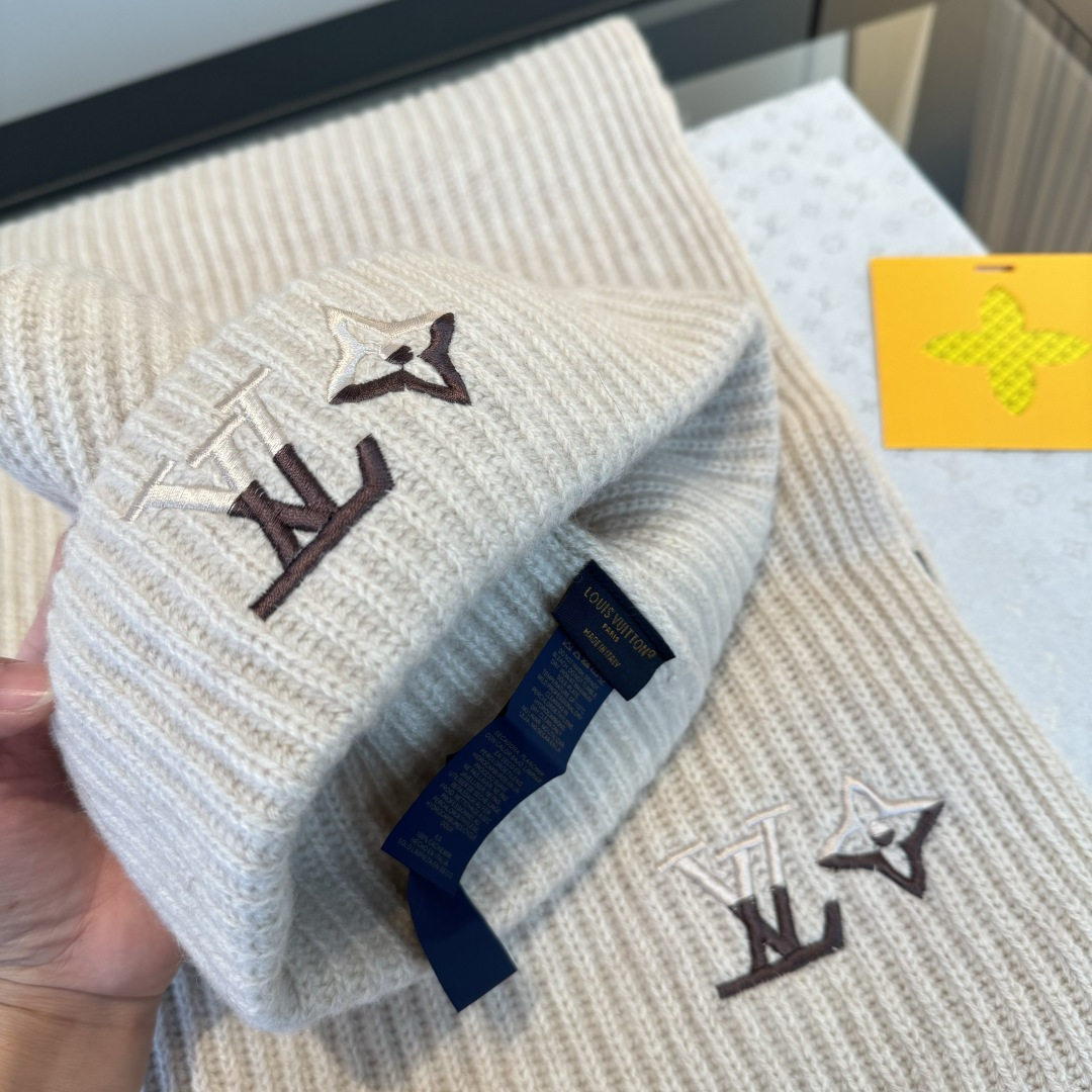 Louis Vuitton Lv路易斯新款 围巾帽子套装 百分百 羊绒 暖暖呼呼