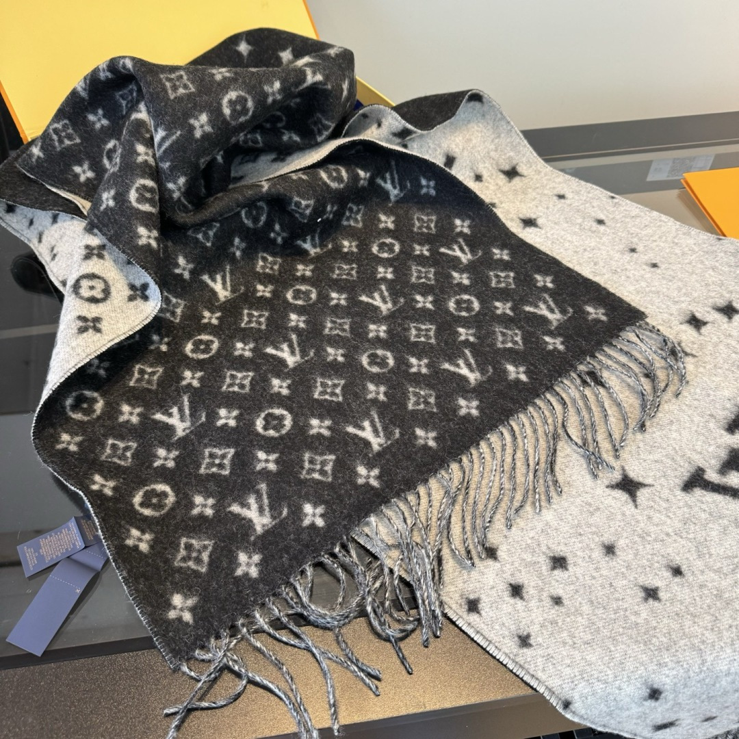 Louis Vuitton 𝐋𝐨𝐮𝐢𝐬 𝐕𝐮𝐢𝐭𝐭𝐨𝐧 Galaxy 星空羊绒披肩