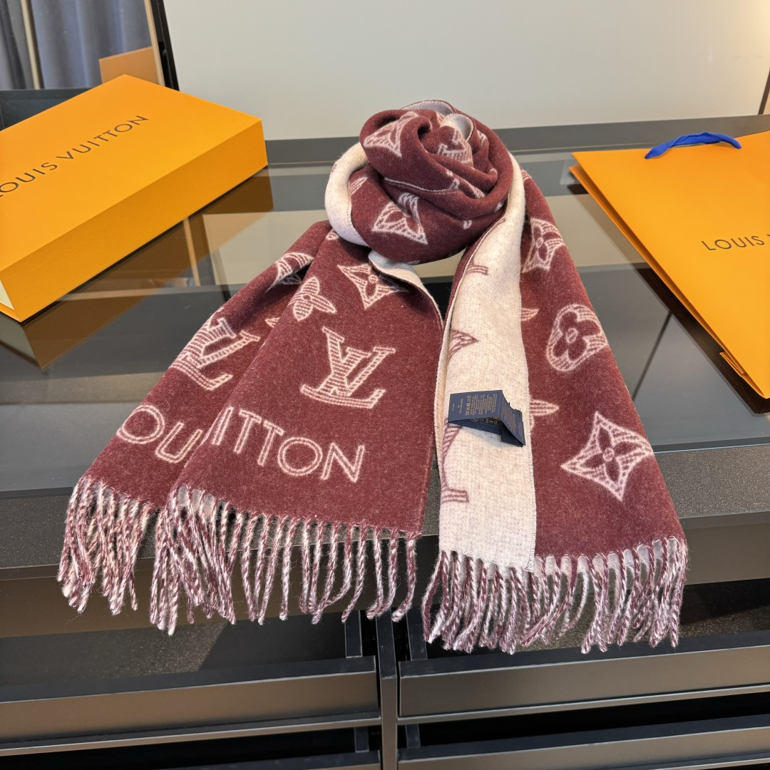 Louis Vuitton 驴家双面立体提花镂空围巾披肩