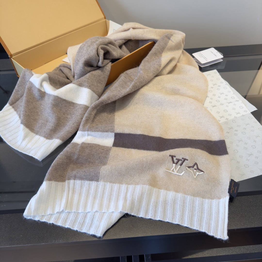 Louis Vuitton LV路易威登轻奢针织羊绒围巾