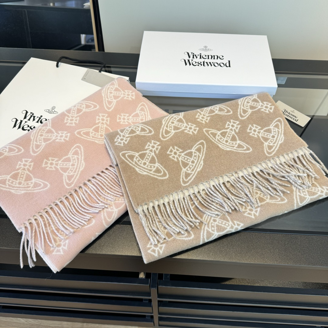 Vivienne Westwood Westwood”最爱的土星 从精神上 Vivenne Westwood才是最能代表英国人的 品牌