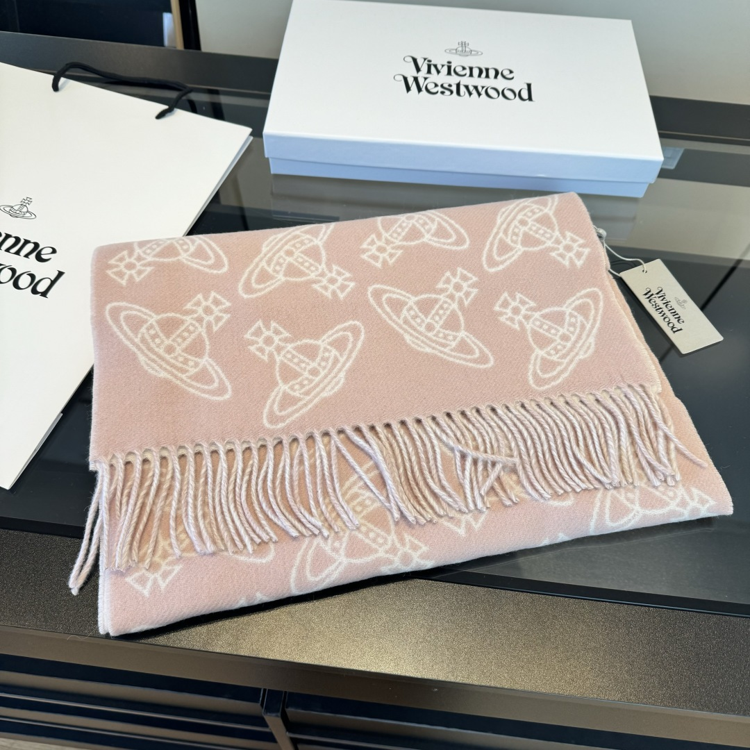Vivienne Westwood Westwood”最爱的土星 从精神上 Vivenne Westwood才是最能代表英国人的 品牌