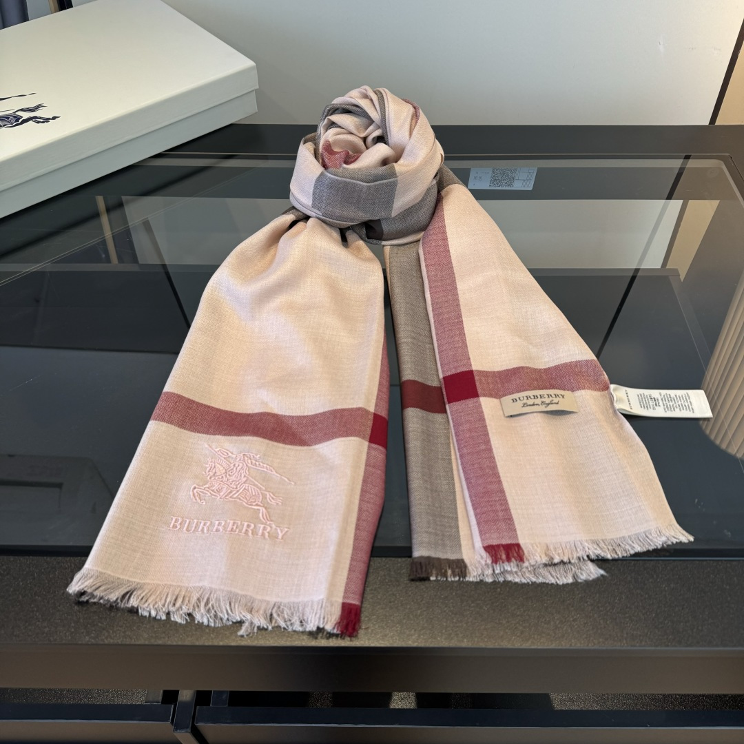 lenço burberry ¥