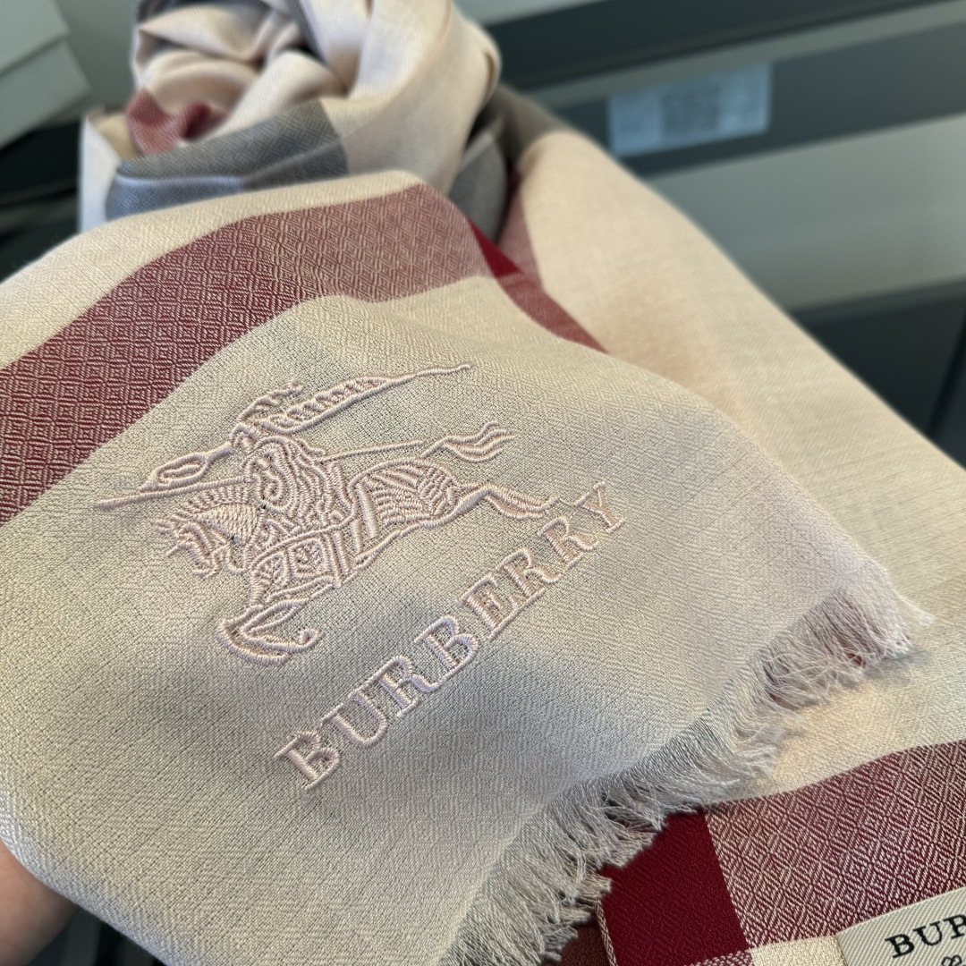 lenço burberry ¥ — photo 2