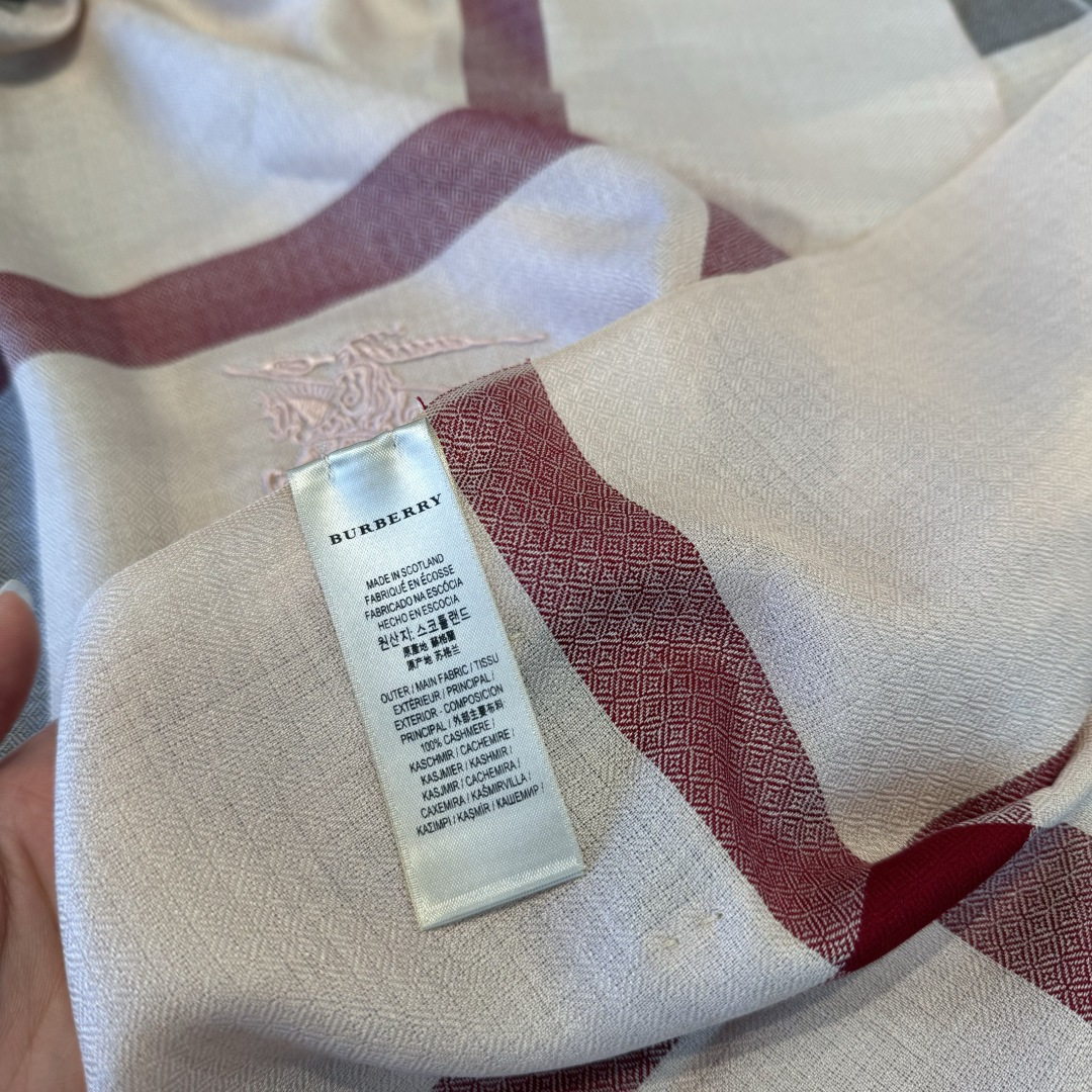 lenço burberry ¥ — photo 3