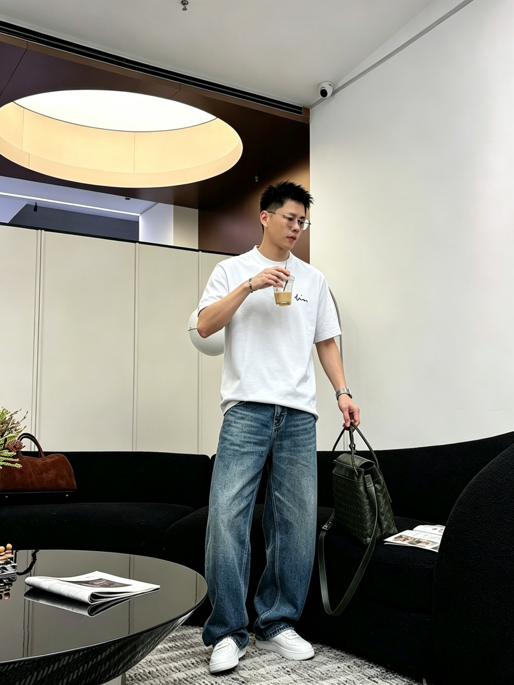 Dior迪奥2026年春夏新款男士圆领短袖T恤，高端成衣欧货系列，极具设计感的一款单品，顶级外商客供百分