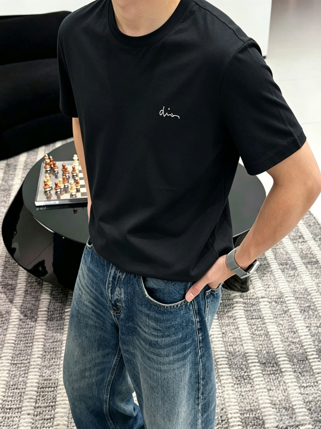 Dior迪奥2026年春夏新款男士圆领短袖T恤，高端成衣欧货系列，极具设计感的一款单品，顶级外商客供百分