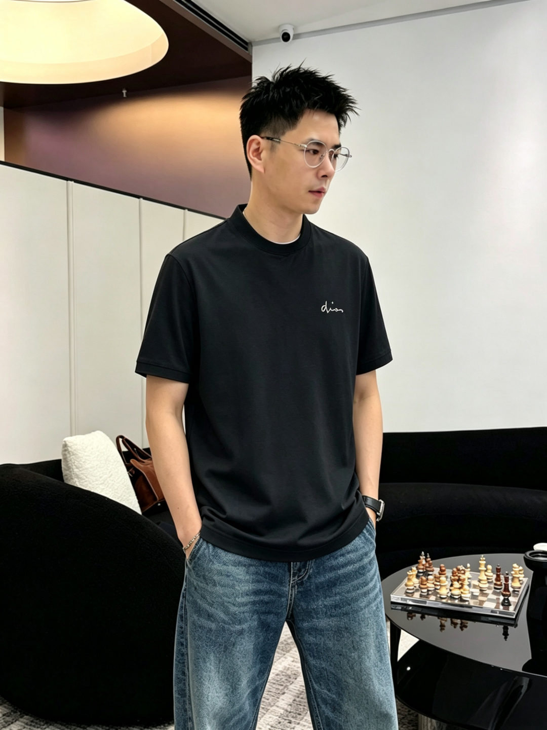 Dior迪奥2026年春夏新款男士圆领短袖T恤，高端成衣欧货系列，极具设计感的一款单品，顶级外商客供百分