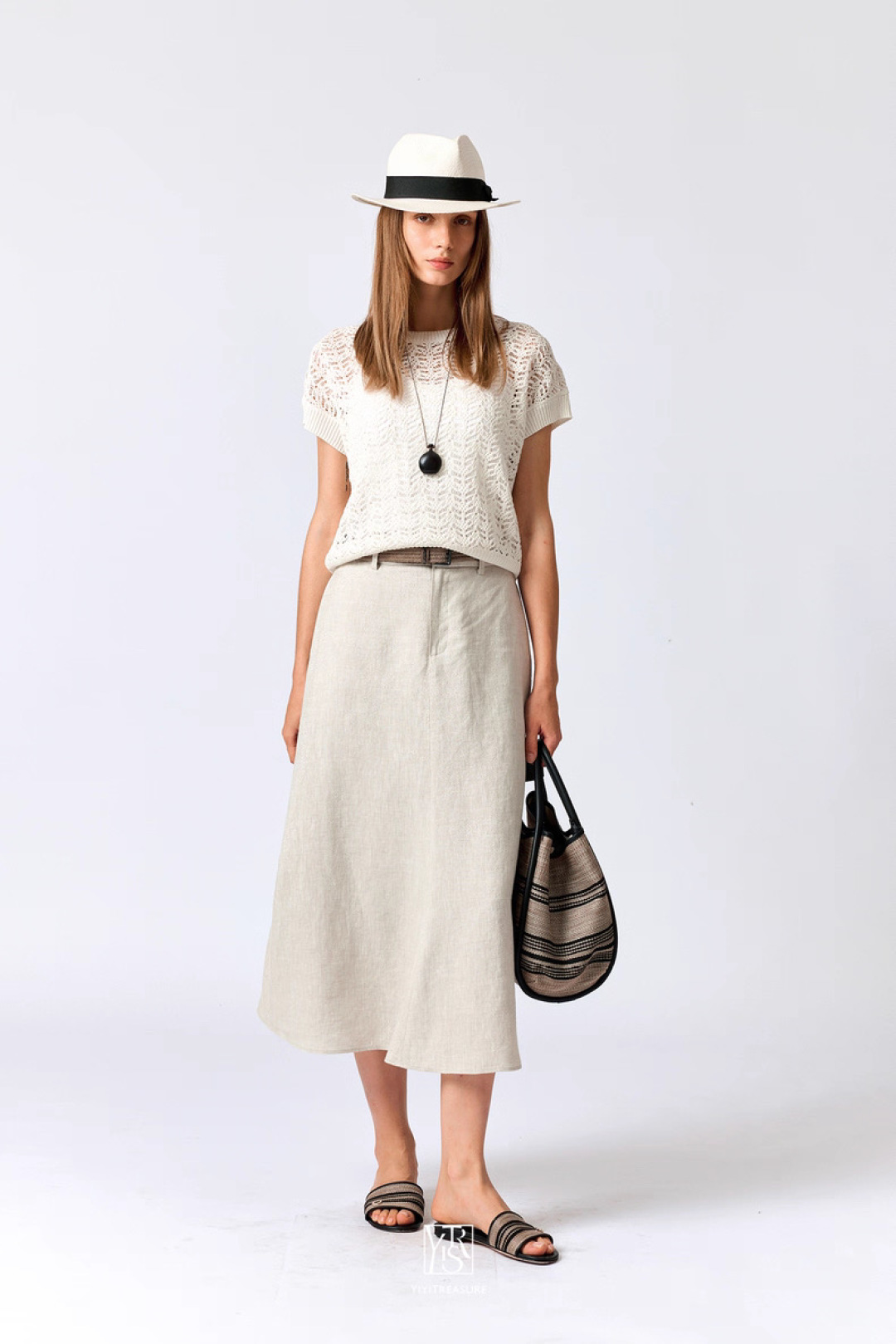 High-End Custom-Made Women’s Clothes with High Quality Gold Wire Embroidery - 图片 9