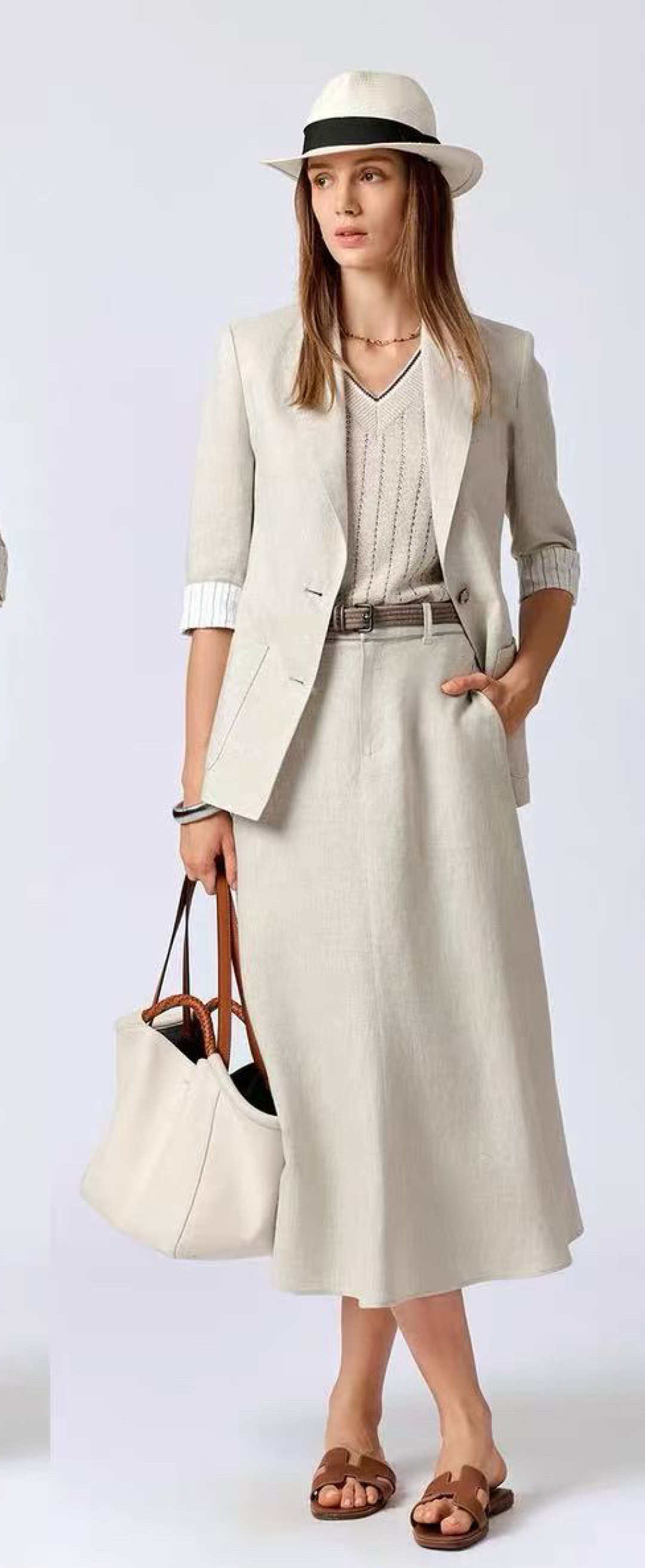 High-End Custom-Made Women’s Clothes with High Quality Gold Wire Embroidery - 图片 5