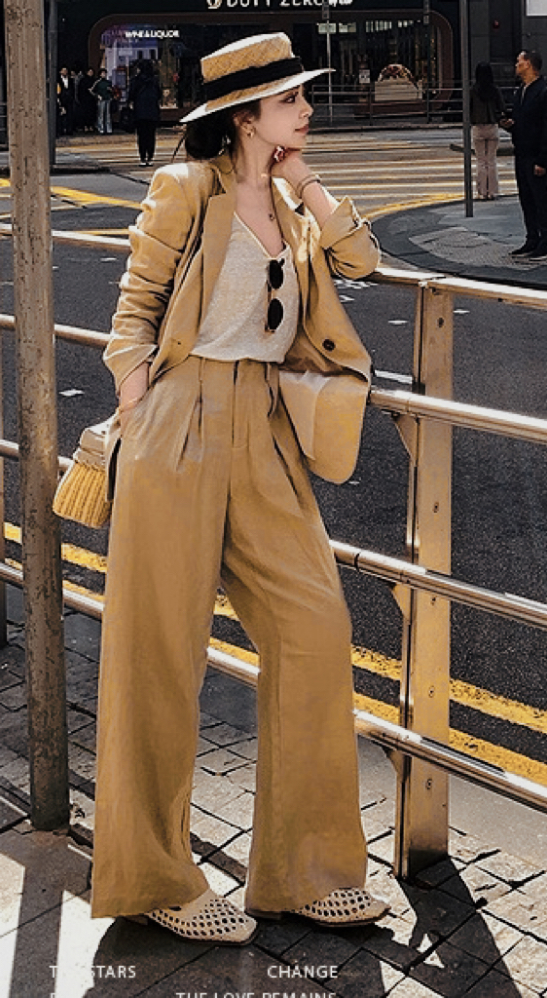 “High-End Women’s Suit with Packaged Cape for Autumn in French Style” - 图片 7
