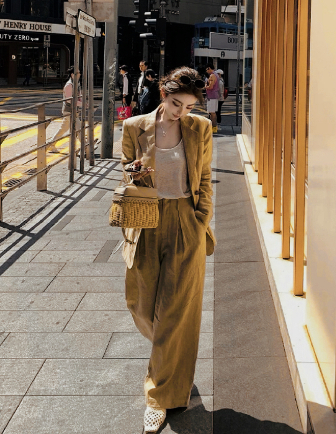 “High-End Women’s Suit with Packaged Cape for Autumn in French Style” - 图片 2