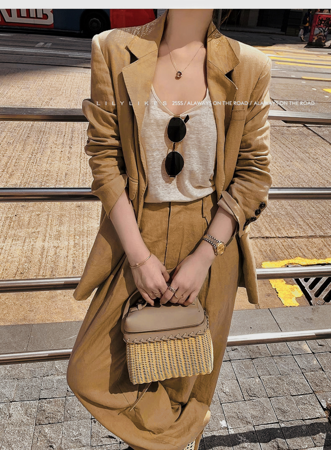 “High-End Women’s Suit with Packaged Cape for Autumn in French Style” - 图片 3