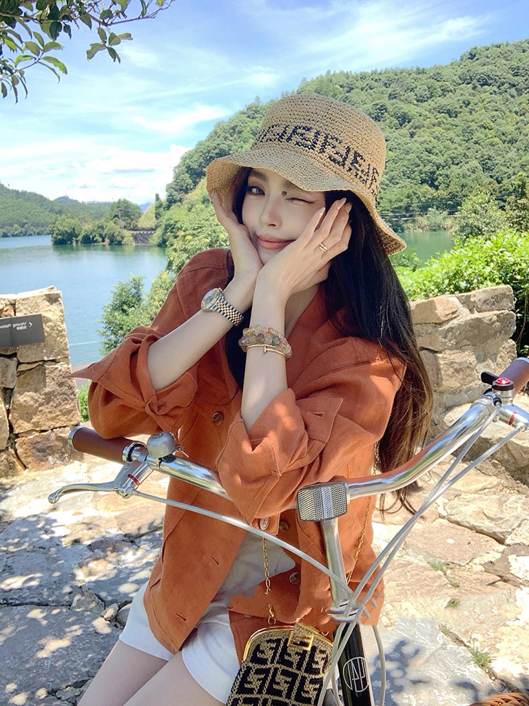 “High-Quality Women’s Linen Suit for Autumn: Luxurious, Simple, and Easy to Wear” - 图片 6