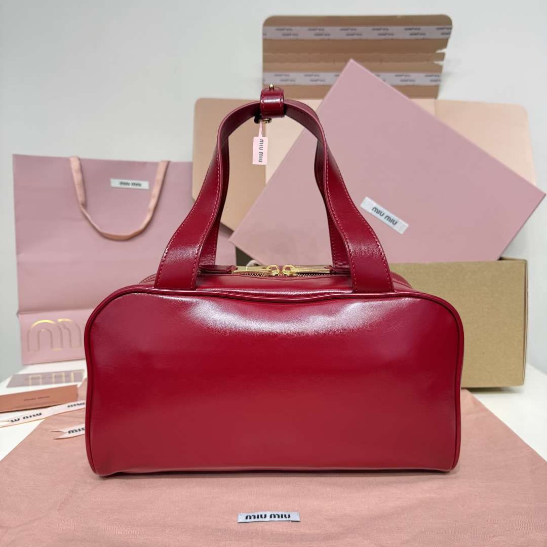 Celine 5BB182 新品 腋下保龄球包