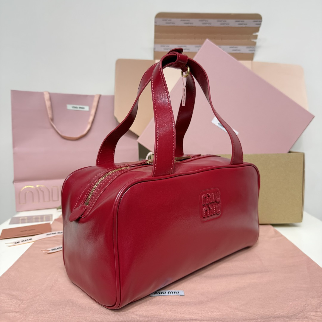 Celine 5BB182 新品 腋下保龄球包