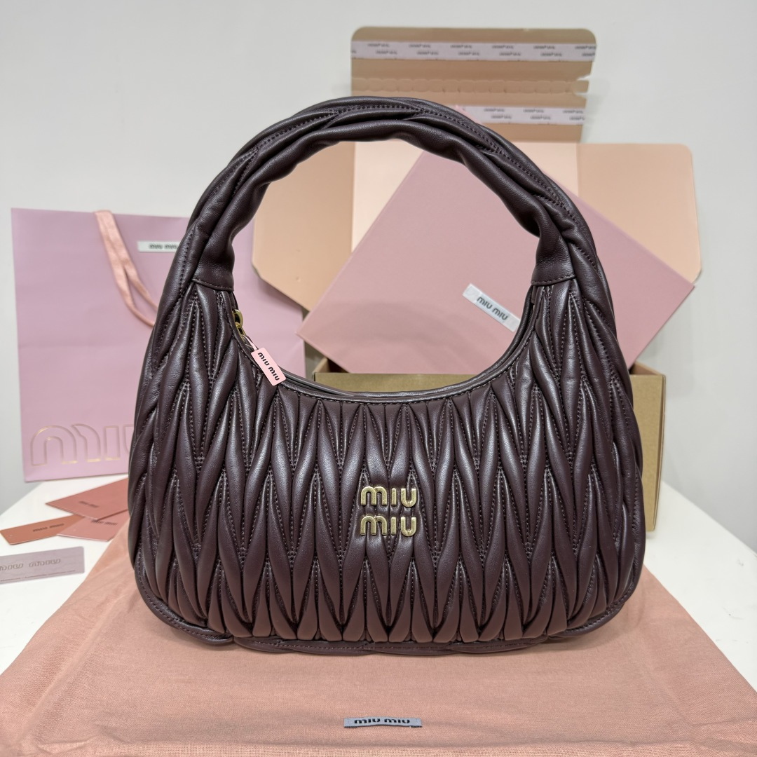 Miu Miu 大号石楠木5BC108：MiuMiu新品MiuWander手袋
