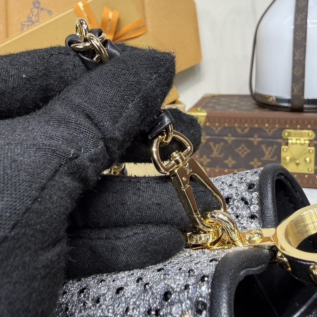 Gucci Classic Luxury Handbag Shoulder Crossbody Bag Ref.084375AA 9