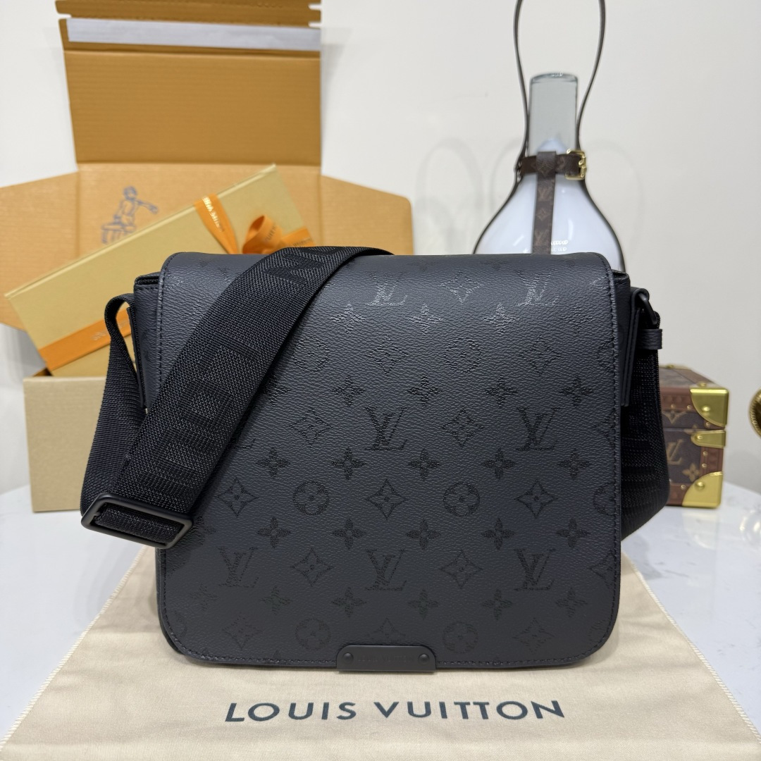 Louis Vuitton Black Monogram Messenger Bag
