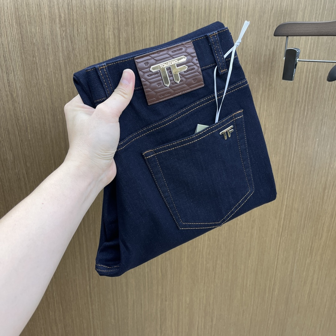 NO:596760,Autumn and winter TF new autumn and winter casual jeans are on sale simultaneously on the official website, with trousers body craftsmanship design, imported customer-supplied accessories, fabric customization, and factory-produced products exempted from inspection!  Every detail is done to the extreme, original hardware accessories, full of fashion, stylish and handsome upper body, a must-have item for fashionistas!  Original fh12 product!  Code number 29-38 no 35.37,,tom ford,jeans,alexander wang19860909秋冬 TF 秋冬新品休闲牛仔裤 官网同步发售,裤身工艺设计,进口客供辅料、面料定制,代工厂出品免检！每个细节做到极致,原版五金配件,潮范十足、上身有型帅气,潮人必备单品！ fh12原单出品！ 码数29-38无35.37,,tom ford,jeans,alexander wang,Men's clothing