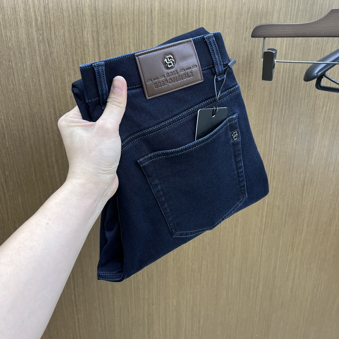 NO:596761,Autumn and winter Boss's new autumn and winter casual jeans are on sale simultaneously on the official website. The trousers are designed with body craftsmanship, imported customer-supplied accessories and fabrics are customized, and factory-produced products are exempted from inspection!  Every detail is done to the extreme, original hardware accessories, full of fashion, stylish and handsome upper body, a must-have item for fashionistas!  Original fh12 product!  Code number 29-38 no 35.37,,jeans,alexander wang19860909秋冬 Boss 秋冬新品休闲牛仔裤 官网同步发售,裤身工艺设计,进口客供辅料、面料定制,代工厂出品免检！每个细节做到极致,原版五金配件,潮范十足、上身有型帅气,潮人必备单品！ fh12原单出品！ 码数29-38无35.37,,jeans,alexander wang,Men's clothing