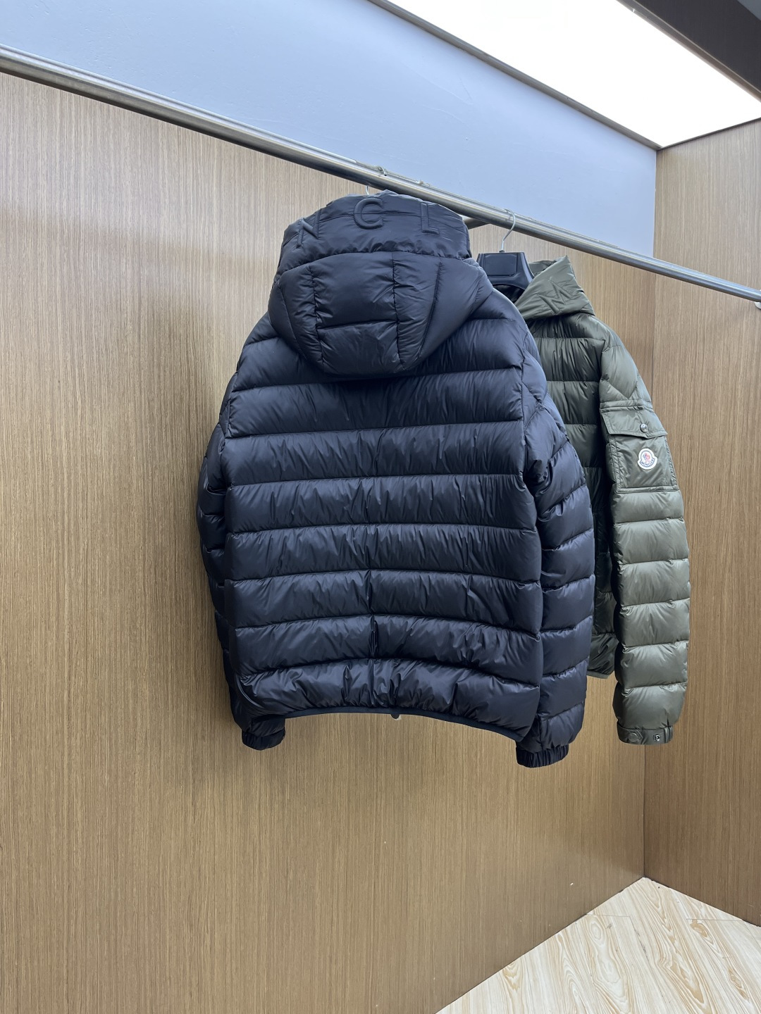 秋冬羽绒 Mon 🔥🔥高端私货 25秋冬上新 爆款蒙口轻薄羽绒服 选用进口面料 充绒量实足 定制五金 原